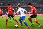 三亿体育体育登录入口-鲁能门将连续三场零封对手，表现稳定