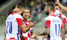 三亿体育体育培训-包含波黑克球ˉ队成功晋级，球员状态火热的词条