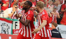 三亿体育体育官网入口-柏林赫塔俱乐部在德国足球比赛中夺冠