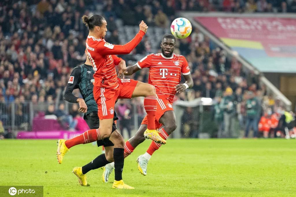 包含云达不莱梅主场大捷，引领德国足坛新风尚的词条