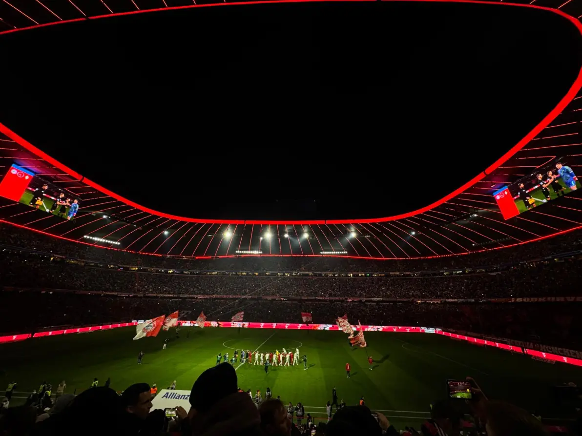 包含云达不莱梅主场大捷，引领德国足坛新风尚的词条