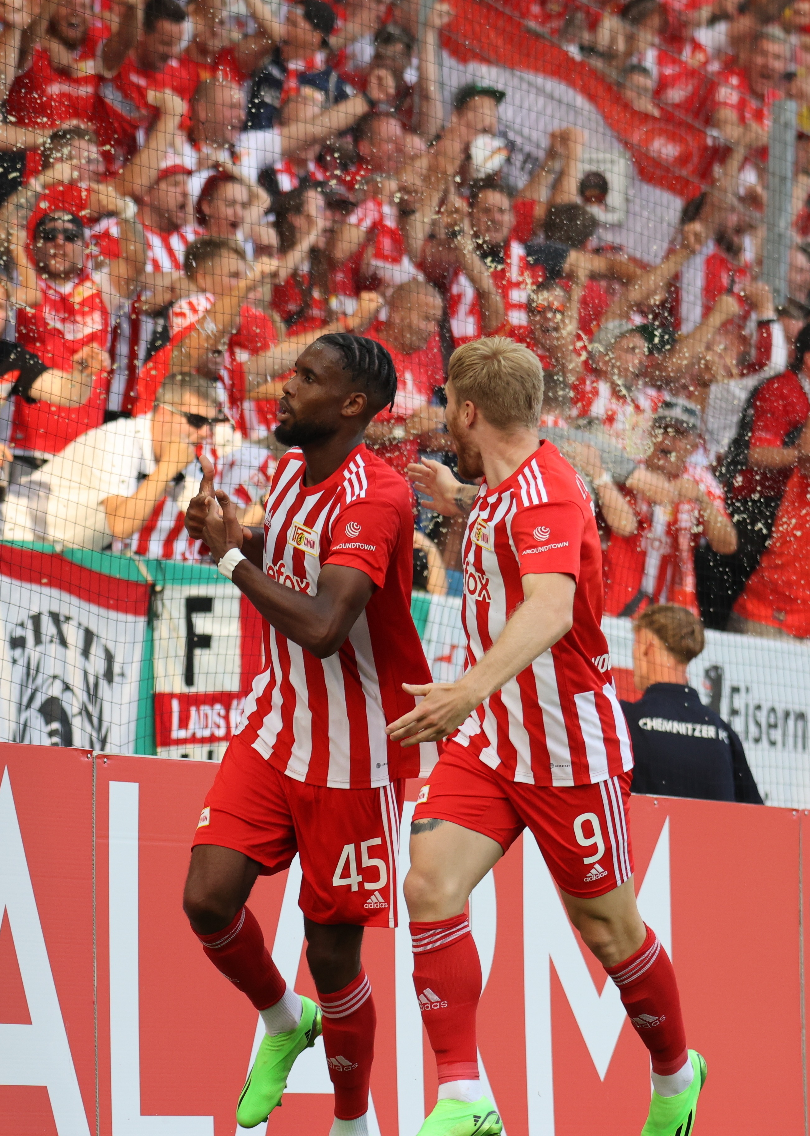 柏林赫塔俱乐部在德国足球比赛中夺冠