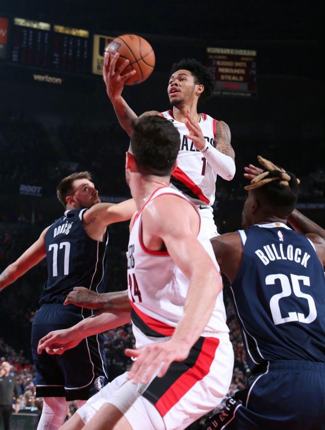 开拓者主场击败奇才，利拉德保持稳定状态