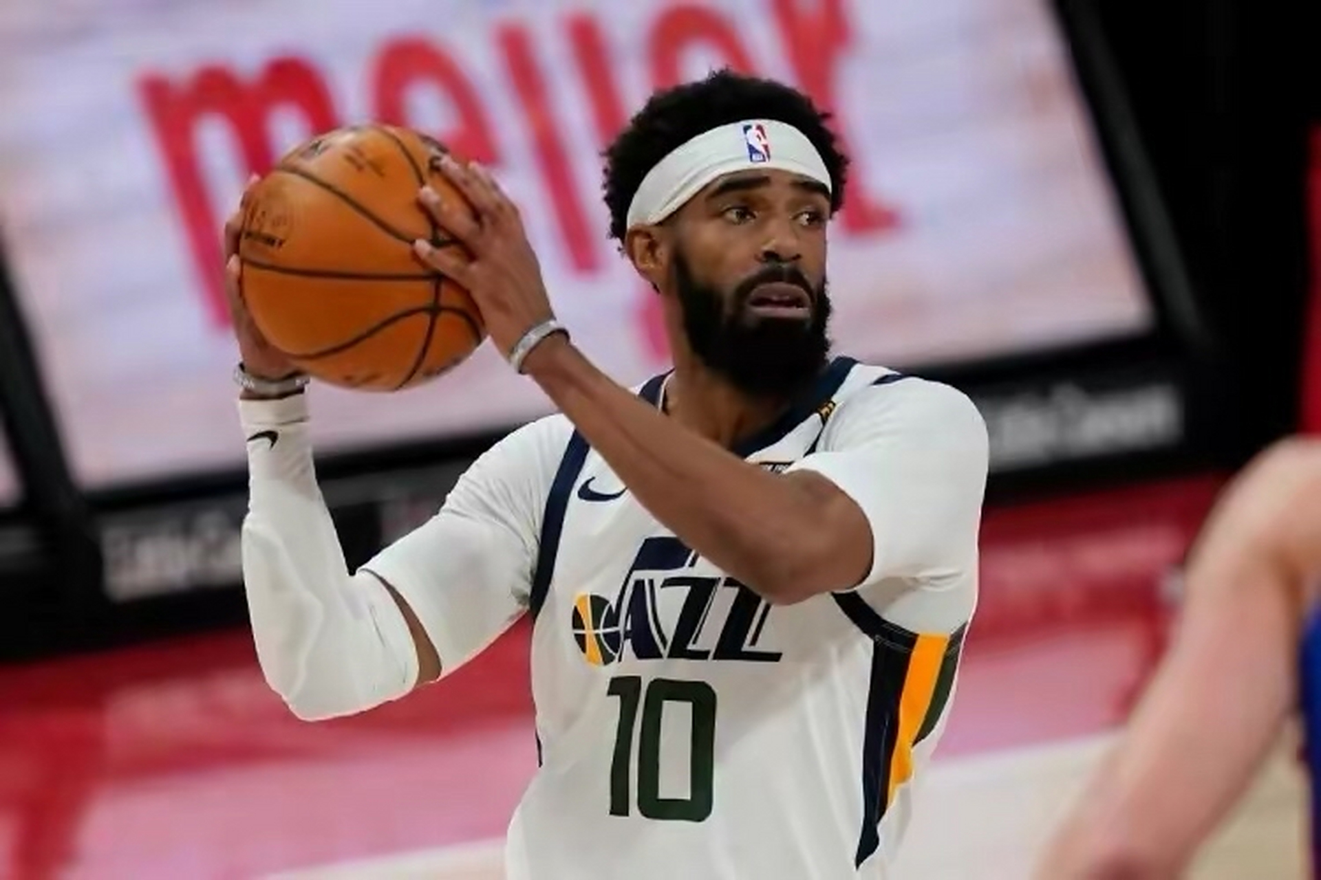 包含爵士连胜，近期战绩节节攀升的词条